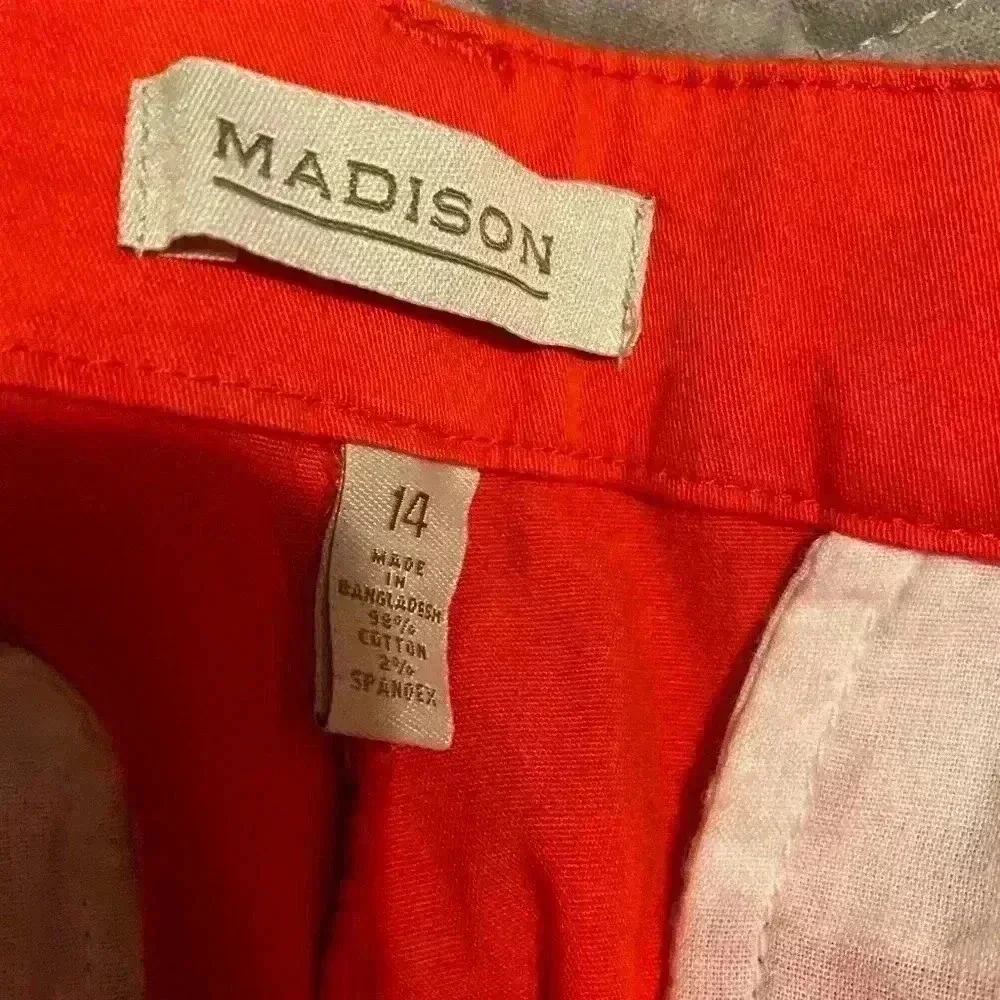 Madison‎ - Picture 2 of 2